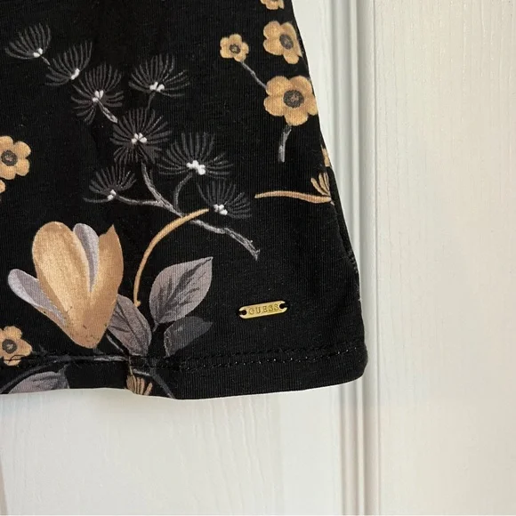 GUESS Black Cream Floral V-Neck Blouse Large Gold Button Detail - Picture 3 of 8